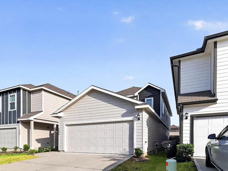 24839 Goldoni Dr — Photo 3