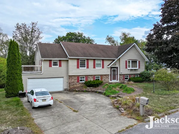 113 W Hills Dr, Williamsport, PA 17701