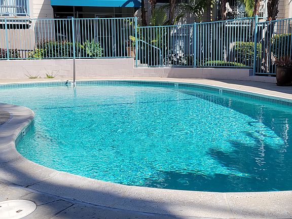 La Mesa Village apartment's swimming pool.