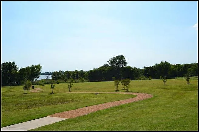 1820 Christopher Creek Dr — Photo 31