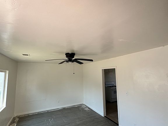 3rd image of 1562 Swalls Ln