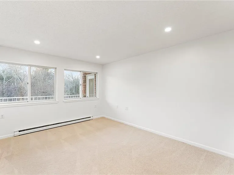 30 Argyle Ave #206 — Photo 18