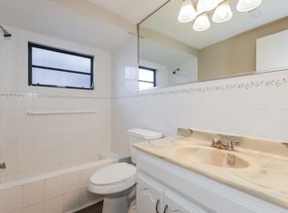 6826 Eden Ln, Tampa, FL 33634
