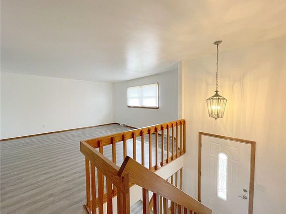 4th image of 1205 Barkett Ave