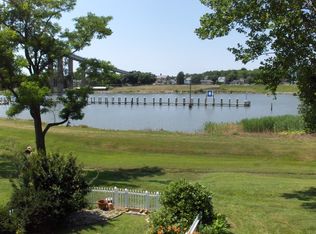 24 Boat Yard Rd, Chesapeake City, MD 21915