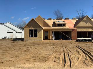 3034 Isle Water Dr, Belmont, MI 49306