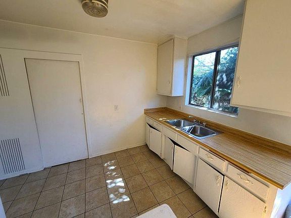 3rd image of 4024 Puente Ave APT 4