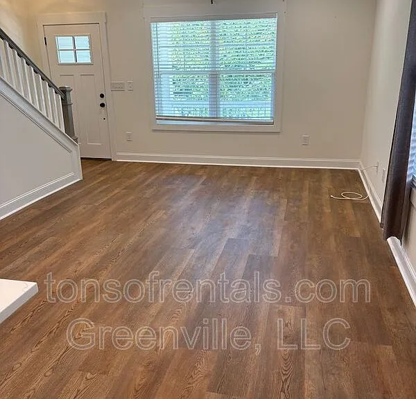 106 Hilton St #A — Photo 3