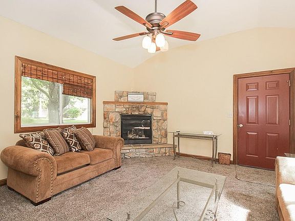 3rd image of 2992 Kew Dr