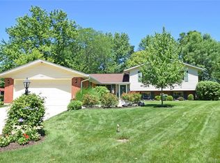 2301 Pondview Dr, Dayton, OH 45440