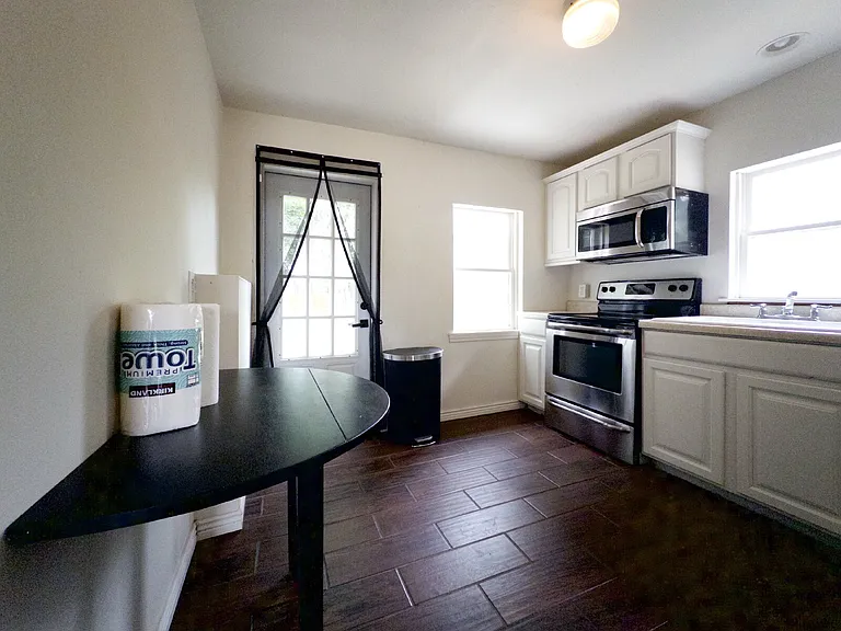 234 Hudson Ave — Photo 6