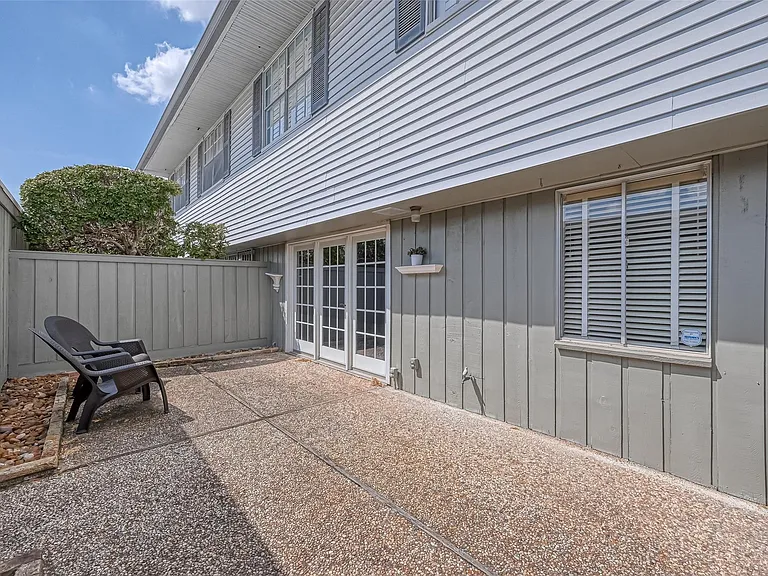 6329 Del Monte Dr #100 — Photo 41