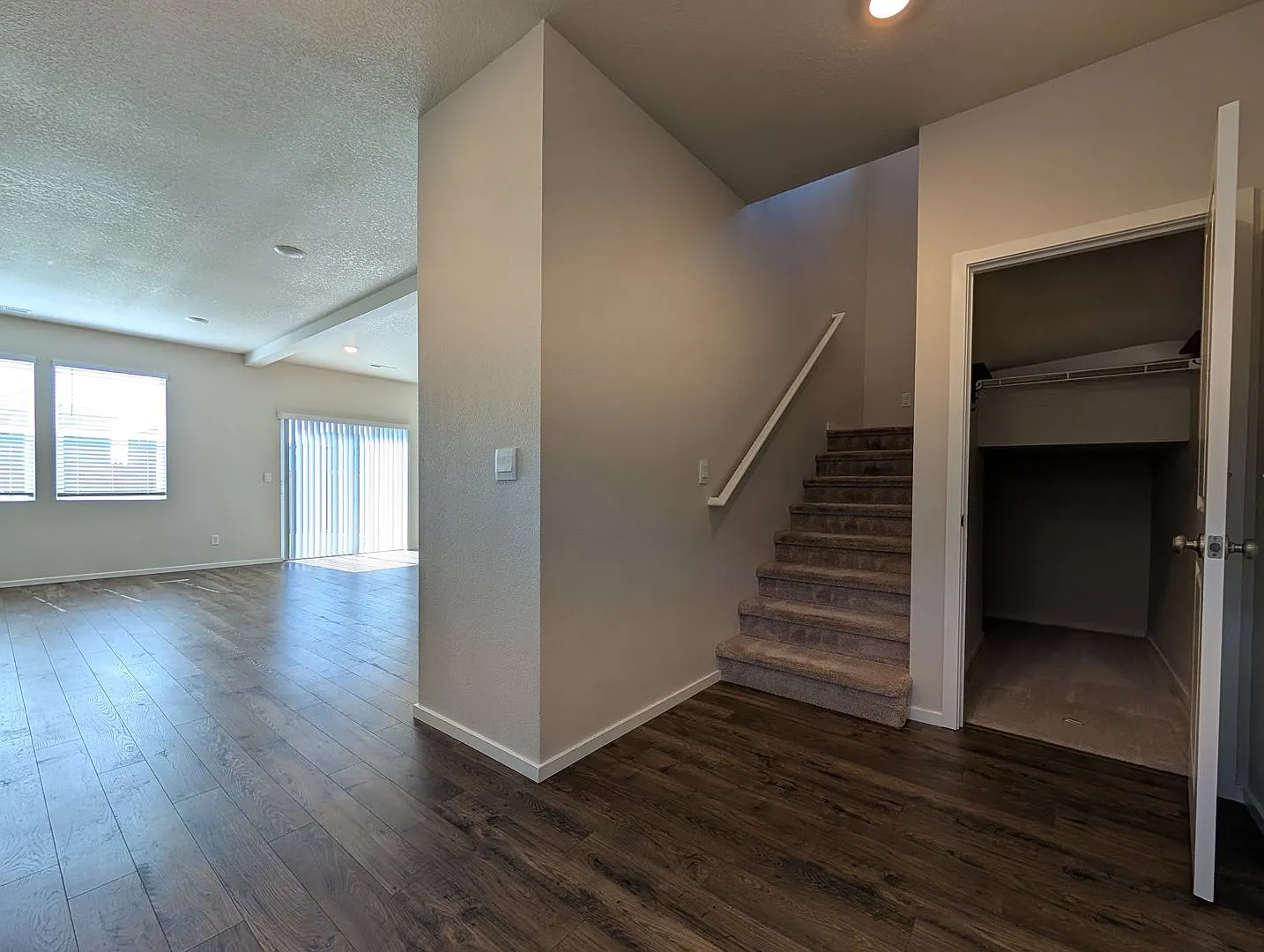 Great 4bed/2.5 bath in Springfield — Photo 3