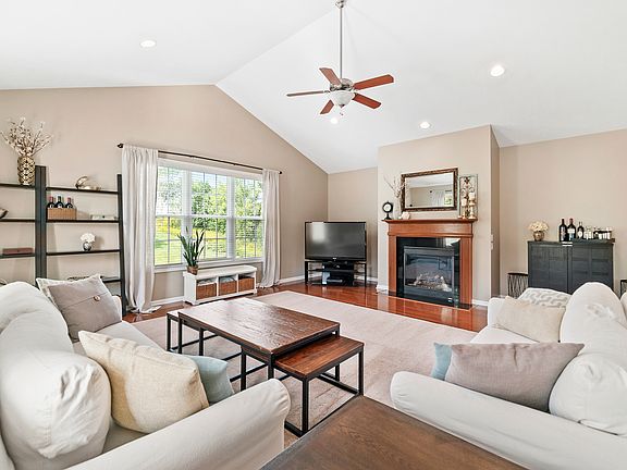 2nd image of 7549 Maplewood Dr