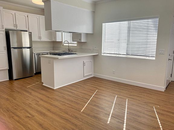 4th image of 1160B Thomas Ave #0