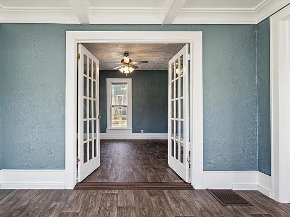 3rd image of 122 W Wilden Ave