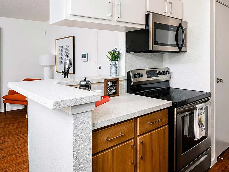 The Daphne Apartments — Photo 9