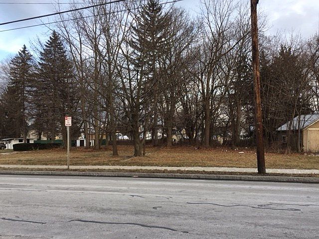 2nd image of 511 Broadway St