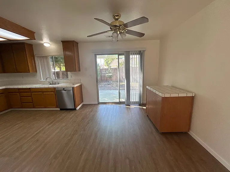 1589 Joett Dr — Photo 4
