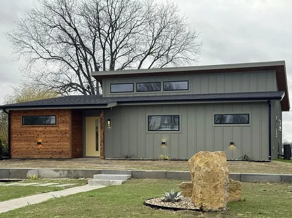 808 Stevens St, Bridgeport, TX 76426