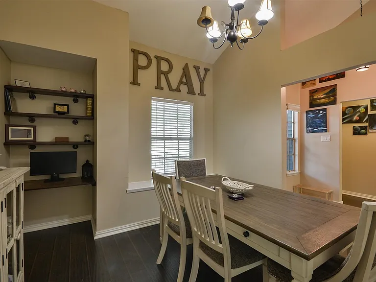 3218 Lake Stream Dr — Photo 11
