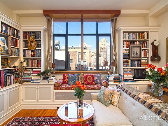 3rd image of 15 W 67th St #6RE