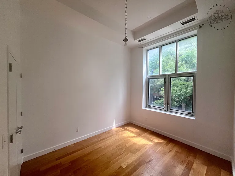 147 Manhattan Ave #2A — Photo 3