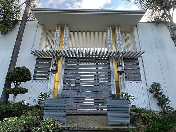 Street view. Gated access.