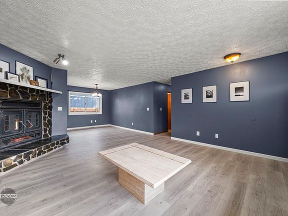 5th image of 16245 Farm Ave