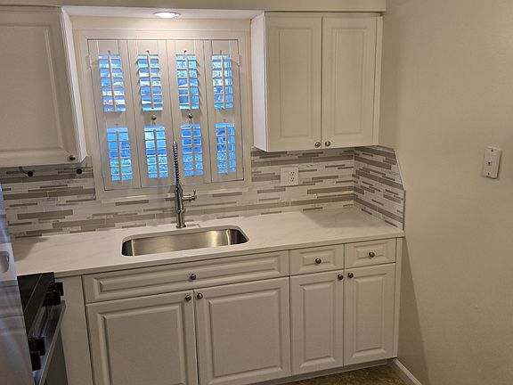 2nd image of 2304 Ringling Blvd APT 117