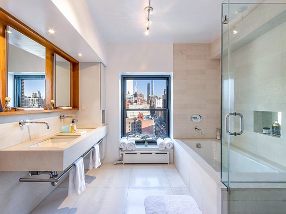 3rd image of 315 W 23rd St APT 11E