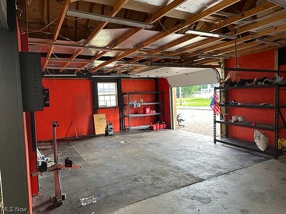 4th image of 2413 Marion Ave