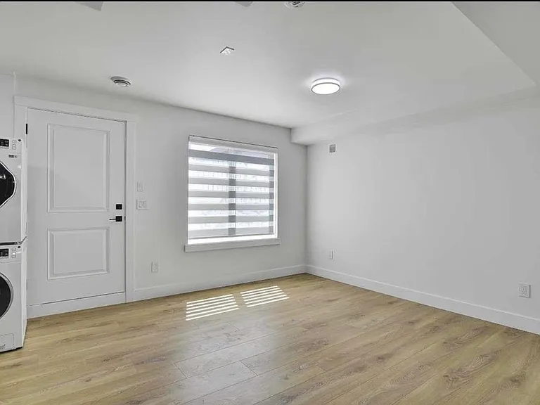 16794 20a Ave #BASEMENT — Photo 15