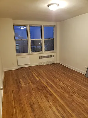 Rented by Smart NY Realty LLC | media 11