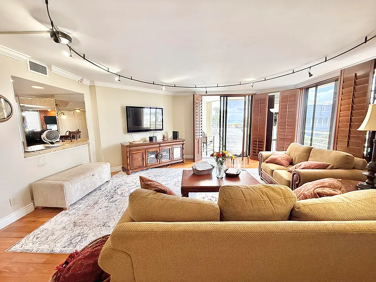 176 Helios Dr #203 — Photo 6