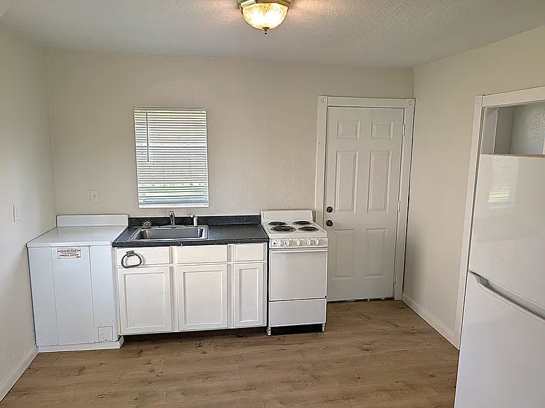 628 N Lakeview Ave #5 — Photo 7