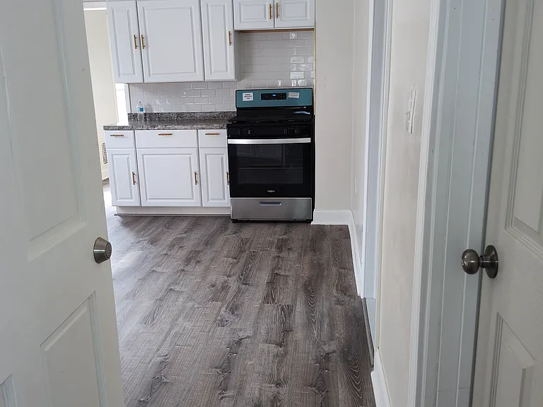 53 Duerstein St #UP — Photo 10