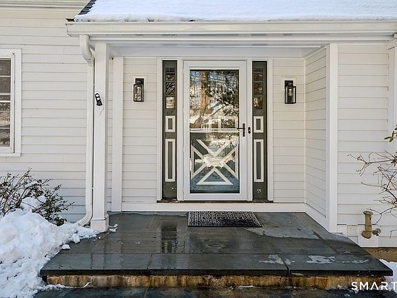 2nd image of 1091 Round Hill Road