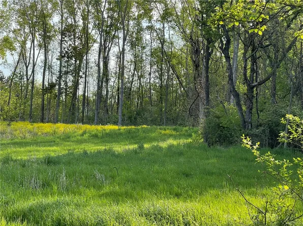 5 Twin Ponds Dr #14, Spencerport, NY 14559