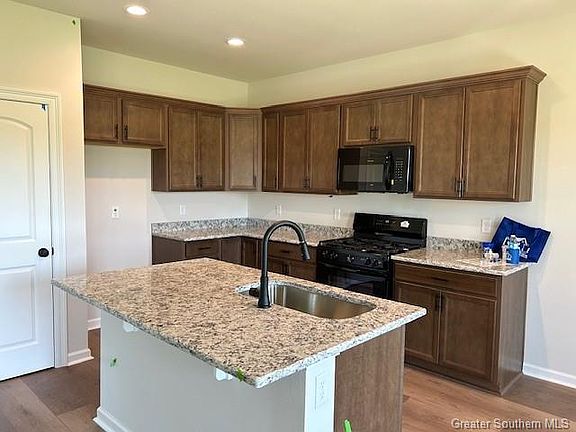 3rd image of 129 Chandler Ln