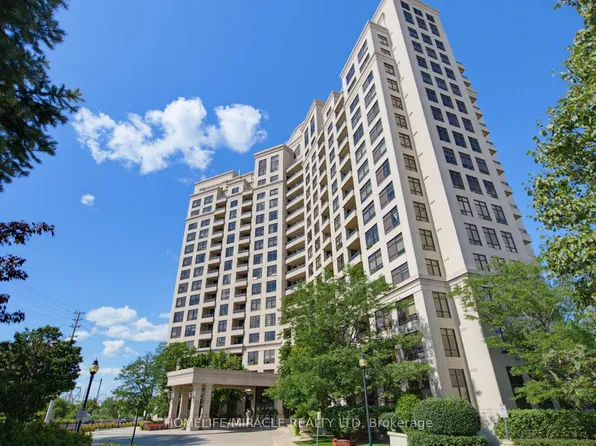 9225 Jane St #502, Vaughan, ON L6A 0J7