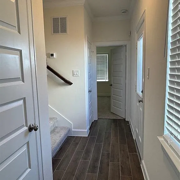 3208 La Rambla Dr — Photo 2