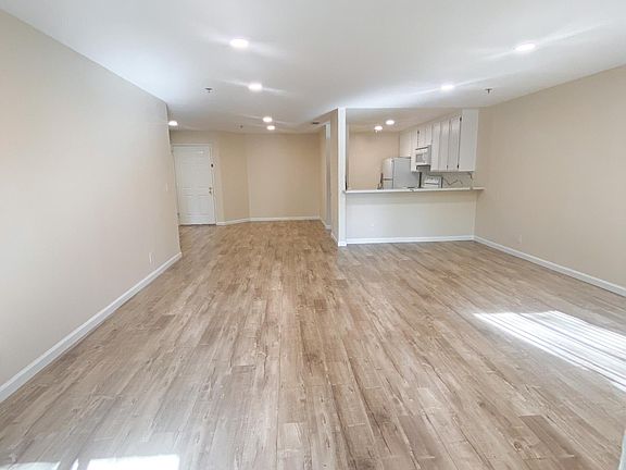 4th image of 2310 La Terrace Cir #175