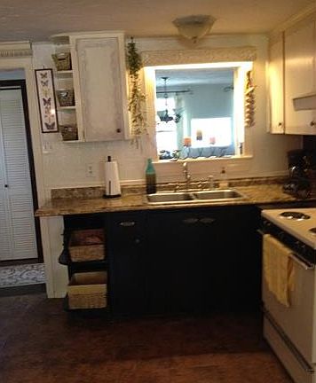 3rd image of 100 Shoshoni Dr
