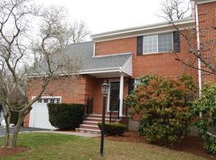 7 April Ln, Lexington, MA 02421