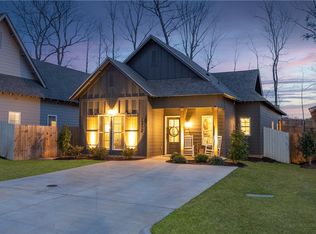 1210 Woodland Cir, Opelika, AL 36801