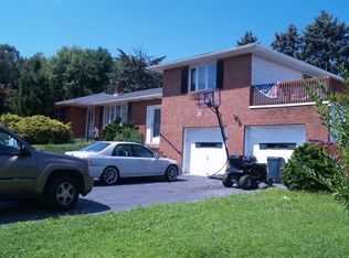 4444 Circle Dr, Bethlehem, PA 18020