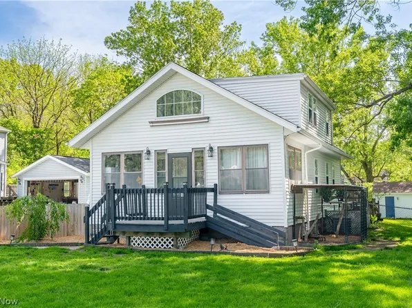 122 Southeast Ave, Tallmadge, OH 44278