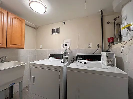 3rd image of 1095 Bedford Ave