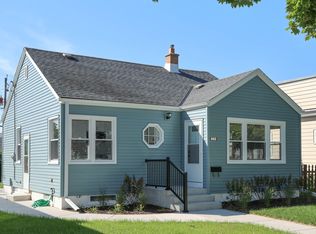 2433 S 74th St, West Allis, WI 53219